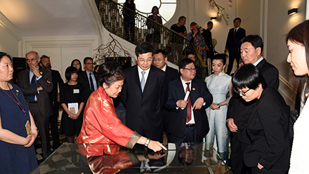 林芳朱總監受邀與北京故宮在巴黎羅浮宮/義大利威尼斯卡薩雷斯博物館 展出博物館文化珠寶